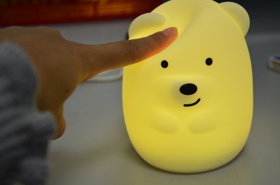 מנורת לילה חכמה נטענת מבית Yamayo – דובי