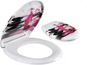 מושב אסלה טריקה שקטה דגם חלוקי נחל ופרח סגול מבית Aquila