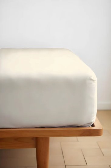 סדין 100% כותנה למיטה בגודל 180x200 ס"מ קולקציית Ekko Cotton מבית Arige Gad – קרם