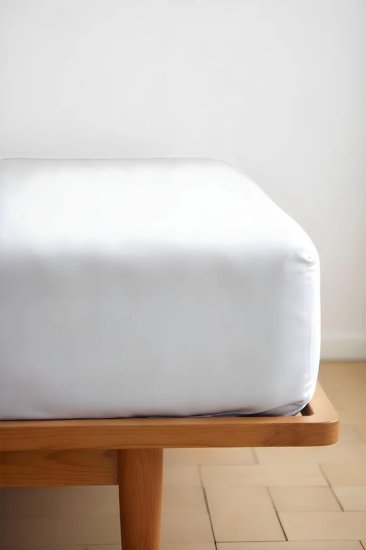 סדין 100% כותנה למיטה בגודל 120x200 ס"מ קולקציית Ekko Cotton מבית Arige Gad – לבן