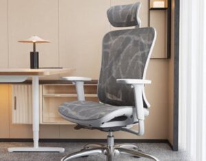 כיסא משרדי ארגונומי ואורתופדי לגבוהי קומה דגם M57C מבית Sihoo - צבע אפור בהיר