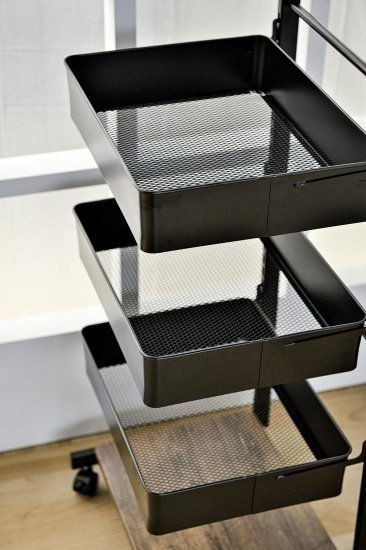 411516_b_1.jpg ארגונית 4 קומות עם מגש מעץ מבית Honey Can Do - צבע שחור