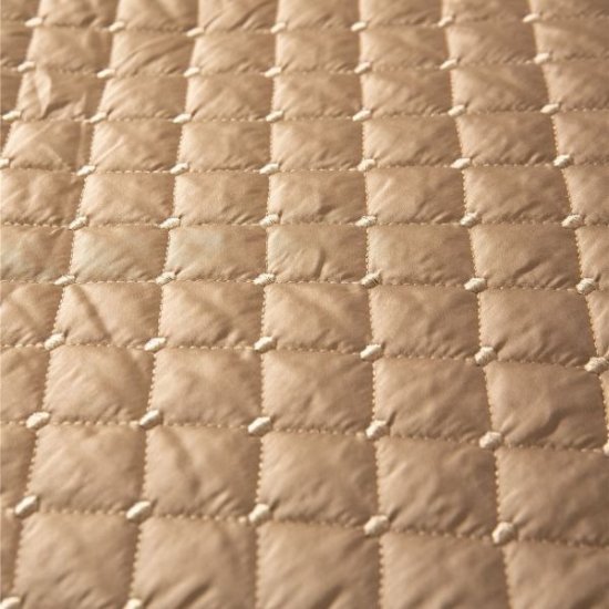 כיסוי למיטה זוגית סאטן 100% במבוק 220x240 ס"מ דגם 5C Beatrice מבית Vardinon – זהב