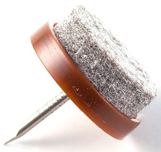 תחתיות לבד לרהיטים עם מסמר 20 מ''מ מבית זרועות שיח - כמות 12 יחידות באריזה - חום