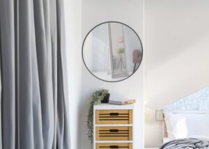 מראת תלייה עגולה 80 ס''מ דגם שרי בעלת מסגרת מתכת דקה בגוון שחור - Star Shop