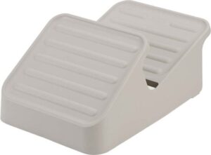 ארגונית לאחסון נעליים מבית Joseph Joseph - צבע בז׳