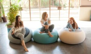 פופי עגול 60 ס''מ מבית מילגה - צבע תכלת / אפור