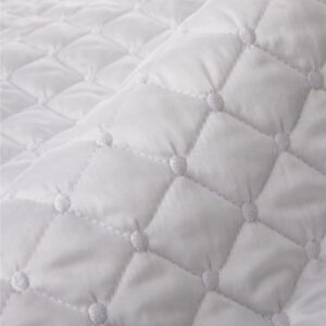 כיסוי למיטה זוגית סאטן 100% במבוק 220x240 ס''מ דגם 5C Beatrice מבית Vardinon - צבע לבן