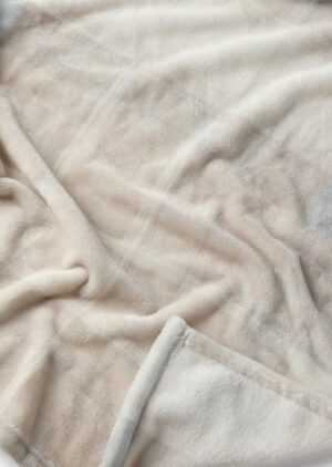 429224_b_1.jpg שמיכת חורף יחיד מיקרופלנל 150x200 ס''מ דגם אנה מבית Homestyle - צבע בז'