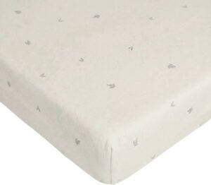 סדין למיטת תינוק / מיטת מעבר עשוי 100% כותנה מבית Lorens - צבע אופוויט עם איורי עלים