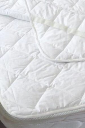 433304_b_1.jpg מגן מזרן ריפודית למיטה זוגית צרה 140x200 ס''מ מבית Arige Gad - צבע לבן